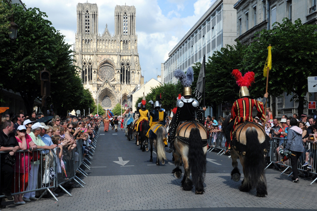 Les fêtes Johanniques, eine traditionelle Feier im Juni, zu ehren von Jeanne d’Arc. 