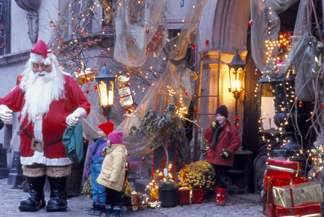 Weihnachtliche Strasse Im Elsass Frankreich Info De